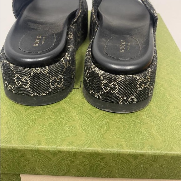 Gucci sandals 🩴 used only for photo shoots - Picture 3 of 5